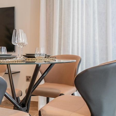 Desert Living Luxury Condo - Jumeirah Living Marina Gate Dubai Exteriör bild